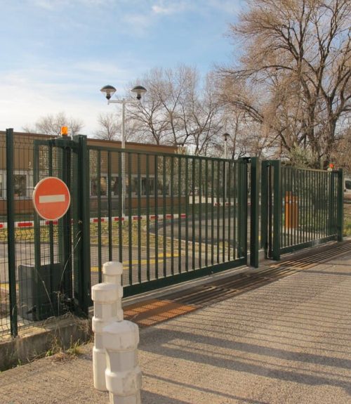 Portail industriel installé Sud Est fermeture