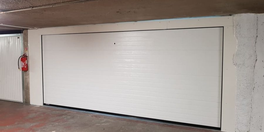 Porte de garage installée Sud Est fermeture